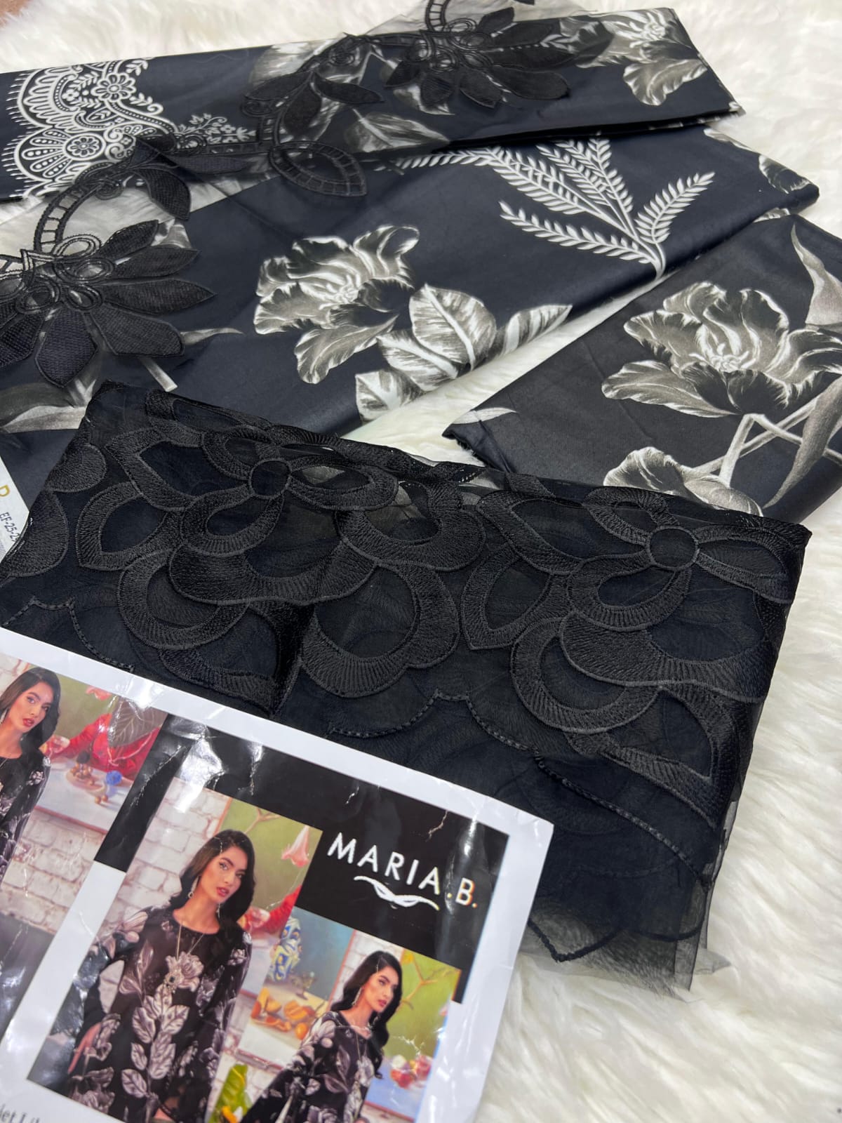 👉 Linen 7272 – Digital Print Diamond Linen Collection