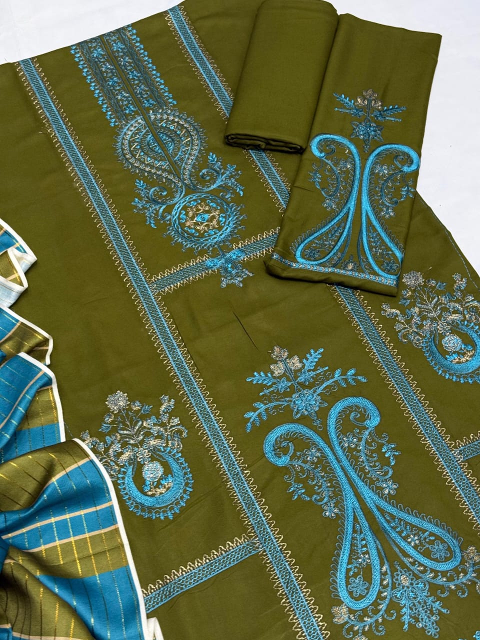 👉 Airjet Khaddar Digital Print 3PC – Volume Collection